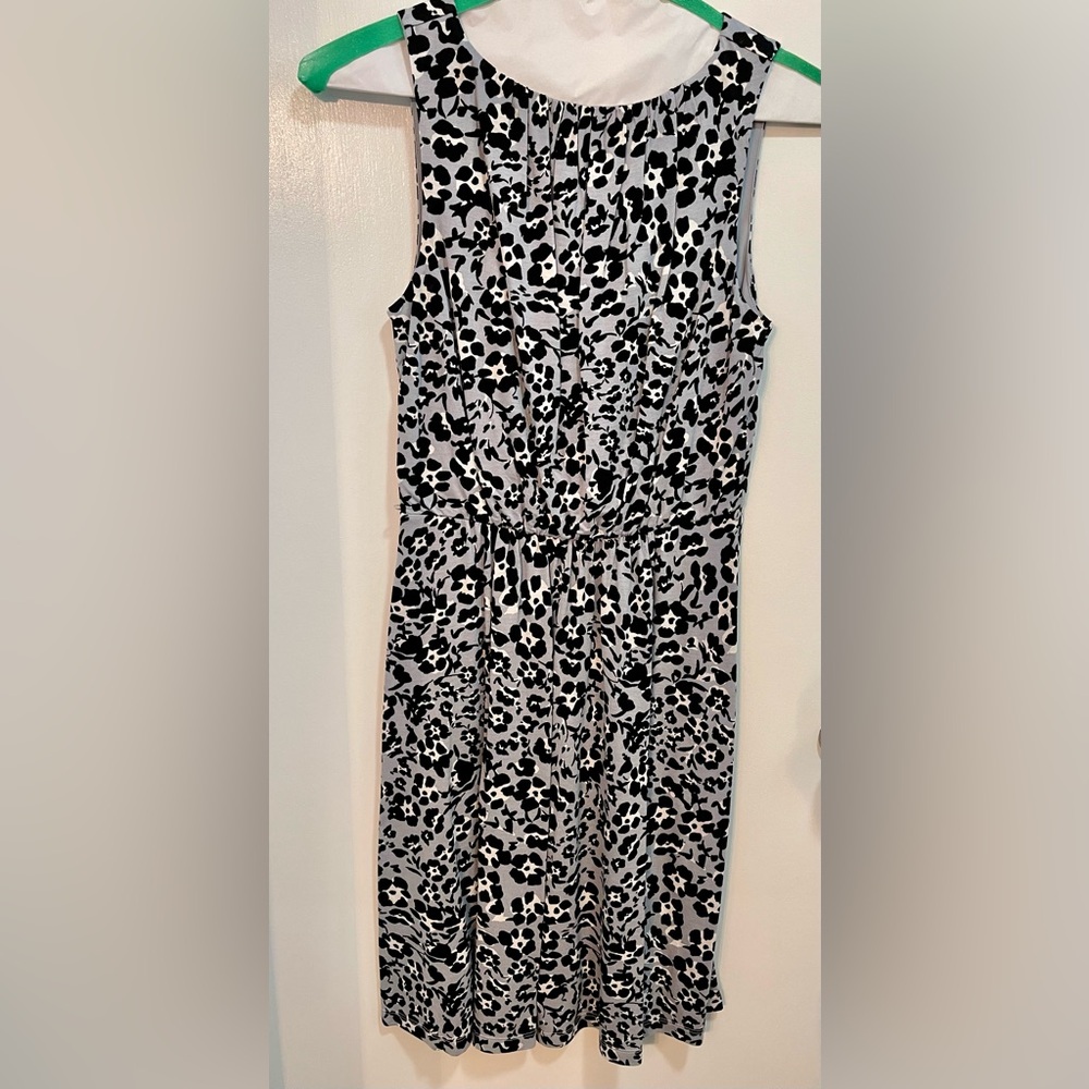 Ann Taylor LOFT Black, Blue and White Floral Dress. Sz XS